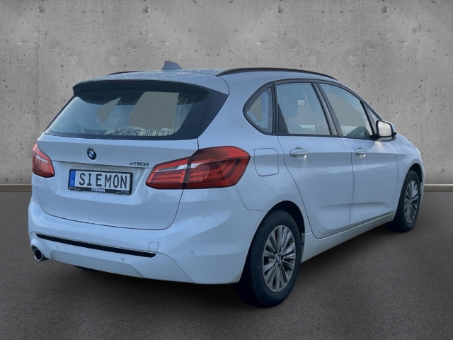Fahrzeugabbildung BMW 218 Active Tourer Sport Line LED Navi SHZ PDC Alu