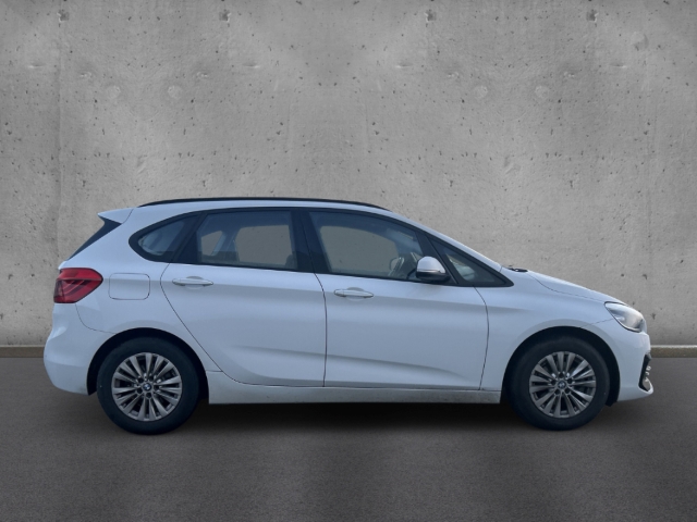 Fahrzeugabbildung BMW 218 Active Tourer Sport Line LED Navi SHZ PDC Alu