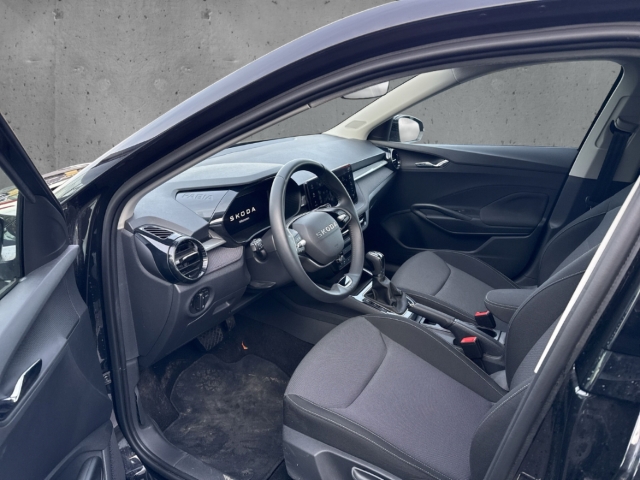 Fahrzeugabbildung SKODA Fabia 1.0 TSI DSG Tour LED Navi Temp SHZ LHZ Kam