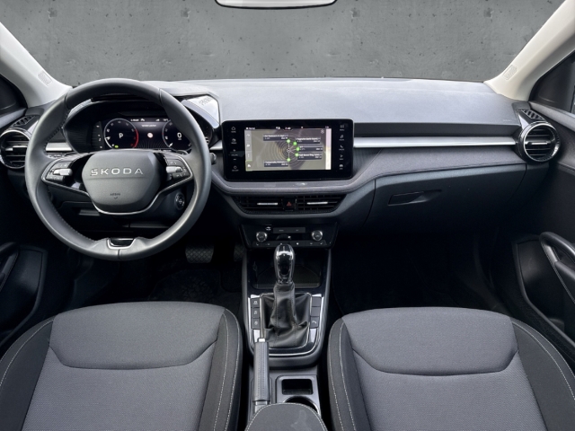 Fahrzeugabbildung SKODA Fabia 1.0 TSI DSG Tour LED Navi Temp SHZ LHZ Kam