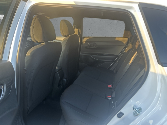 Fahrzeugabbildung Hyundai i20 FL MY26 1.0 T-GDI MT Blackline Navi Soundsystem Bose LED Apple CarPlay Android Auto