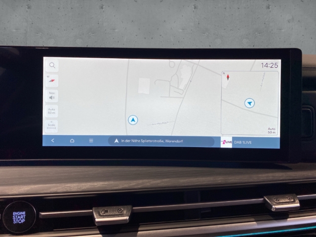 Fahrzeugabbildung Hyundai SANTA FE HEV 4WD INTRO WKR18'' Gratis HUD Navi Leder digitales Cockpit