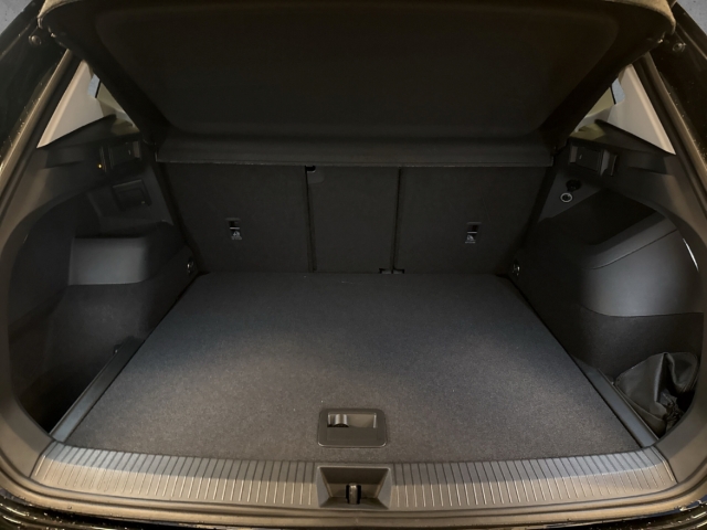 Fahrzeugabbildung Volkswagen Tiguan 1.5 eTSI Energy AHK Navi 360 Kam ACC elek