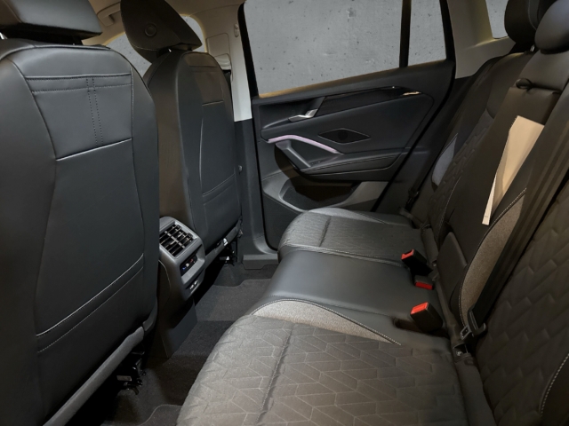 Fahrzeugabbildung Volkswagen Tiguan 1.5 eTSI Energy AHK Navi 360 Kam ACC elek