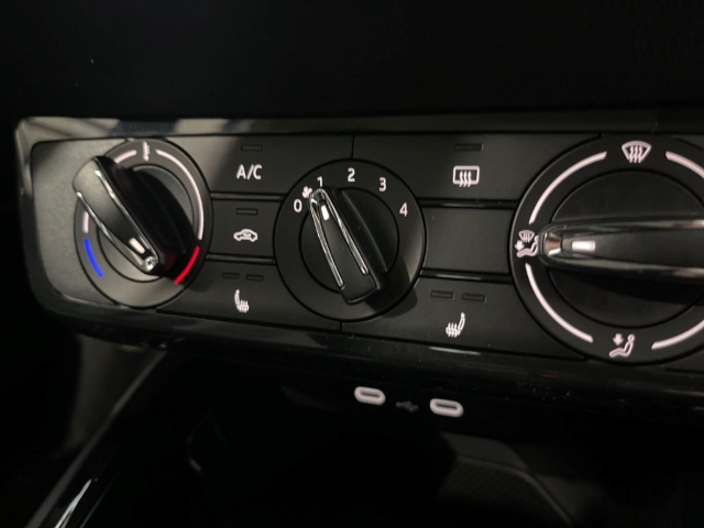 Fahrzeugabbildung SKODA Fabia 1.0 TSI Ambition LED Klima Temp SmartLink