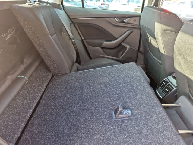 Fahrzeugabbildung SKODA Kamiq 1.0 TSI DSG Scout LED Navi Temp SHZ Kamera