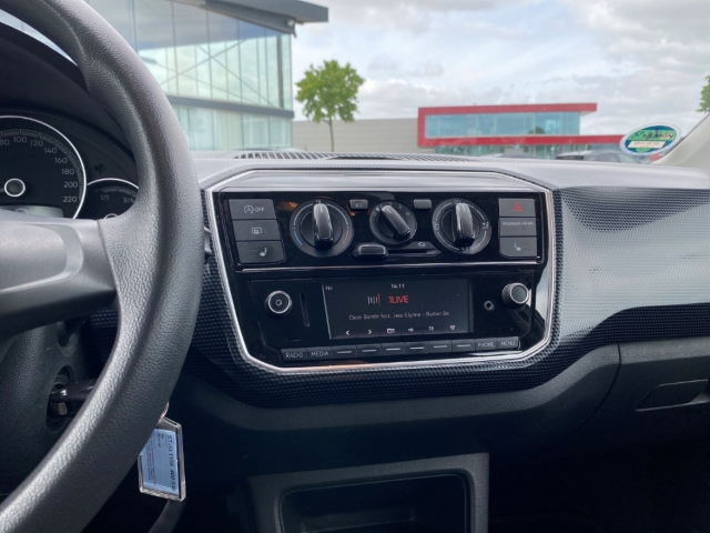 Fahrzeugabbildung Volkswagen up! 1.0 move KLIMA SHZ PDC DRIVE-PAKET PLUS