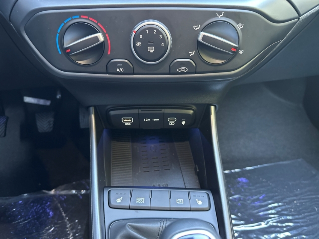 Fahrzeugabbildung Hyundai i20 1.0 T-GDI MT Trend Navi Digitales Cockpit Apple CarPlay Android Auto Fahrerprofil