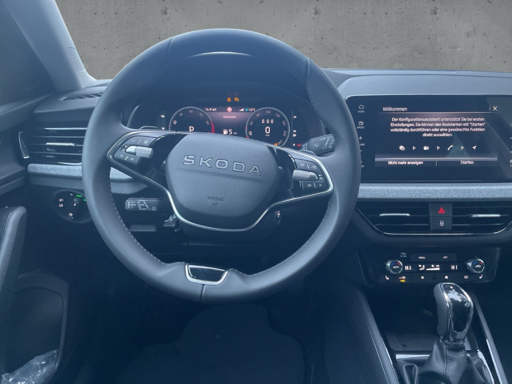 Fahrzeugabbildung SKODA Scala 1.5 TSI DSG BALANCE LED Navi AHK LM17 PDC