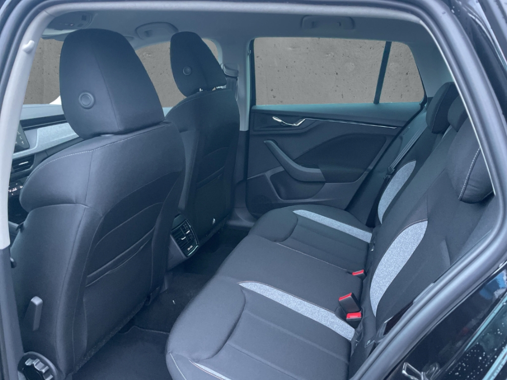 Fahrzeugabbildung SKODA Scala 1.5 TSI DSG BALANCE LED Navi AHK LM17 PDC