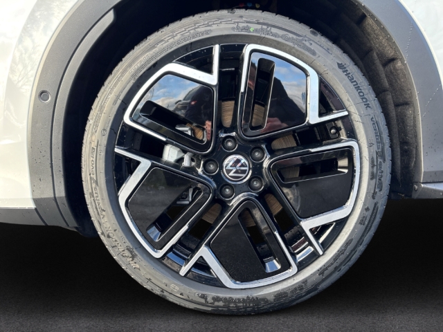 Fahrzeugabbildung Volkswagen T-Roc 1.5 eTSI R-Line IQ.LIGHT Navi AHK ACC SHZ