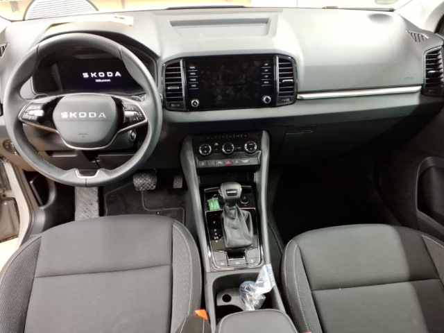 Fahrzeugabbildung SKODA Karoq 2.0TDI Selection Tour AHK LED SHZ NAVI PDC
