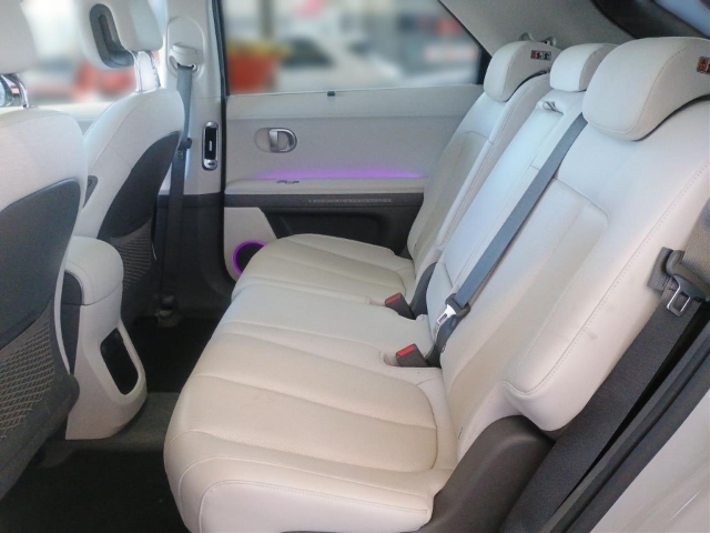 Fahrzeugabbildung Hyundai IONIQ 5 77,4kWh 2WD UNIQ Relax Panorama HUD El. Fondsitzverst. Navi Digitales Cockpit