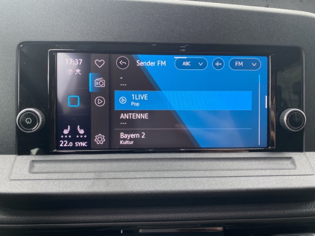 Fahrzeugabbildung Volkswagen Caddy Kombi 1.5 TSI LED SHZ Tempo AppConn Climat