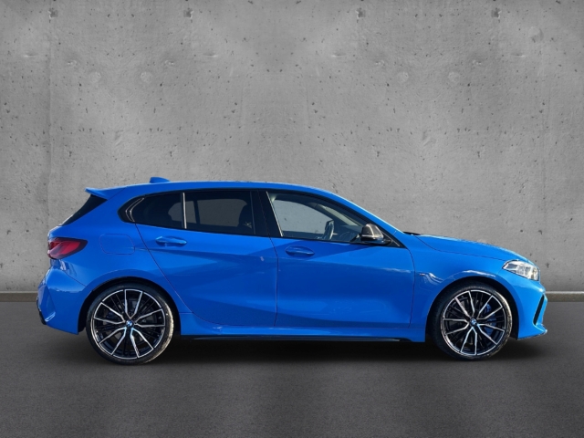 Fahrzeugabbildung BMW M135 i xDrive M Sport LED Klimaat SHZ Navi PDC