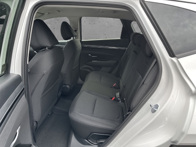 Fahrzeugabbildung Hyundai TUCSON PHEV 1.6 T-GDi 4WD A/T TREND el. Heckklappe Navi digitales Cockpit LED