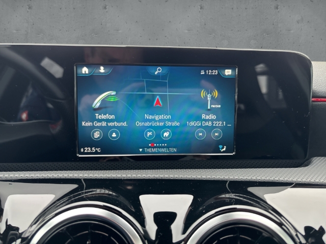 Fahrzeugabbildung Mercedes-Benz A 200 AMG Line Navi Temp Widescreen SHZ PDC