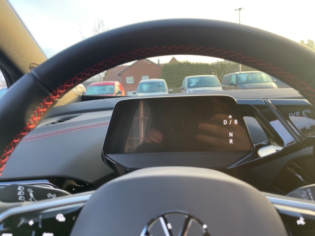Fahrzeugabbildung Volkswagen ID.4 GTX Wärmepumpe AHK Navi HuD EasyOpen 360°K ACC