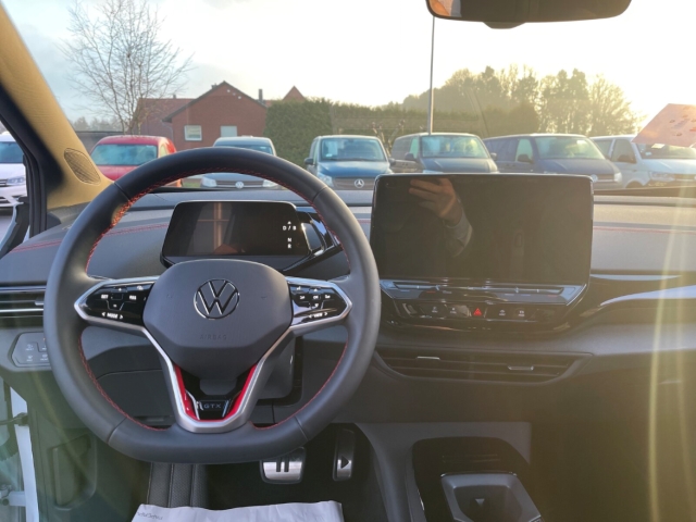Fahrzeugabbildung Volkswagen ID.4 GTX Wärmepumpe AHK Navi HuD EasyOpen 360°K ACC