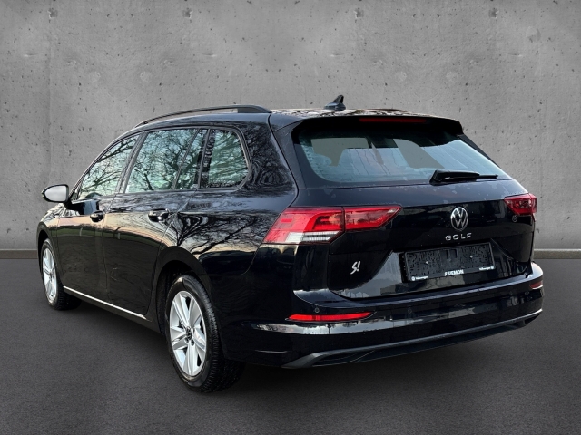 Fahrzeugabbildung Volkswagen Golf 8 Variant TDI DSG Life AHK Navi ACC Kamera