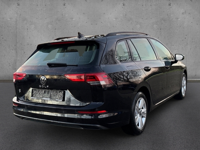 Fahrzeugabbildung Volkswagen Golf 8 Variant TDI DSG Life AHK Navi ACC Kamera