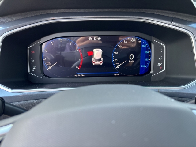 Fahrzeugabbildung Volkswagen T-Roc 1.5 TSI DSG Style LED+ ACC SHZ PDC AppConn