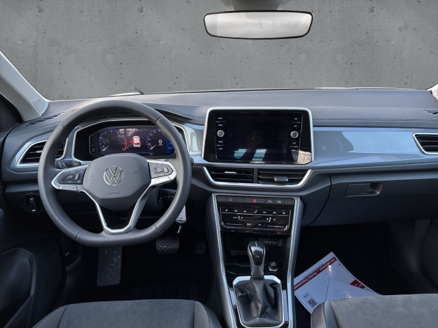 Fahrzeugabbildung Volkswagen T-Roc 1.5 TSI DSG Style LED+ ACC SHZ PDC AppConn