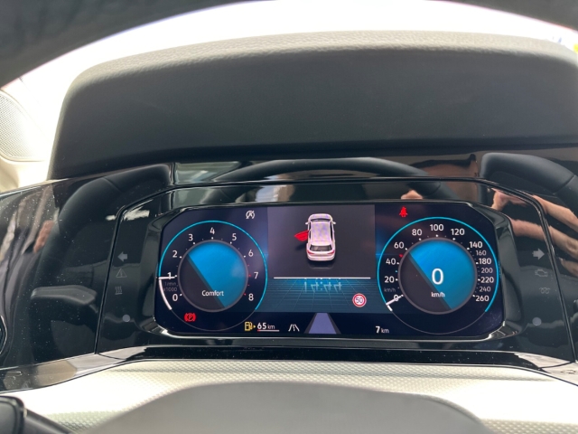 Fahrzeugabbildung Volkswagen Golf 8 1.5 TSI Move AHK Navi ACC SHZ AppConnect