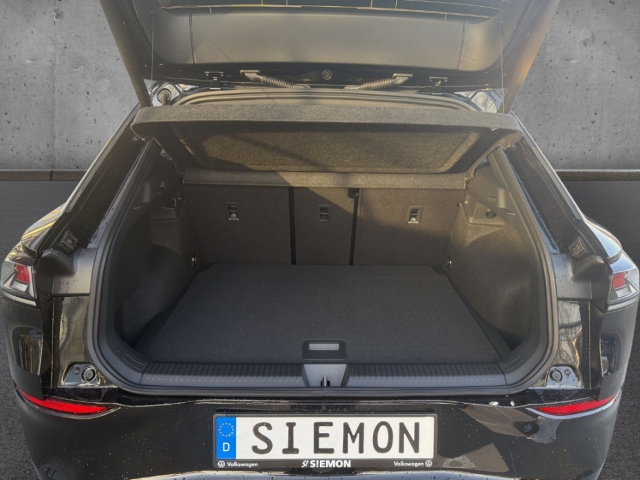 Fahrzeugabbildung Volkswagen T-Roc 1.5 eTSI R-Line elektr.Heck AHK HuD 360°Kam ACC Navi