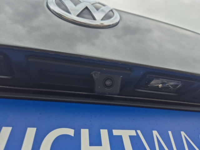 Fahrzeugabbildung Volkswagen Tiguan 1.5 TSI R-Line Highline NAVI el Heck SHZ
