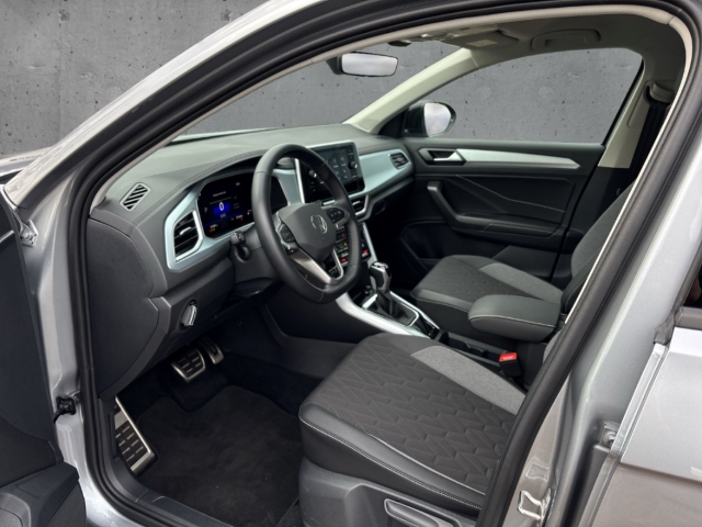 Fahrzeugabbildung Volkswagen T-Roc 1.5 l TSI DSG Goal AHK LED Kamera SHZ PDC