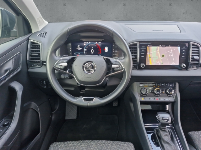 Fahrzeugabbildung SKODA Karoq TDI 4x4 DSG Style AHK Pano Nav ACC SHZ Kam