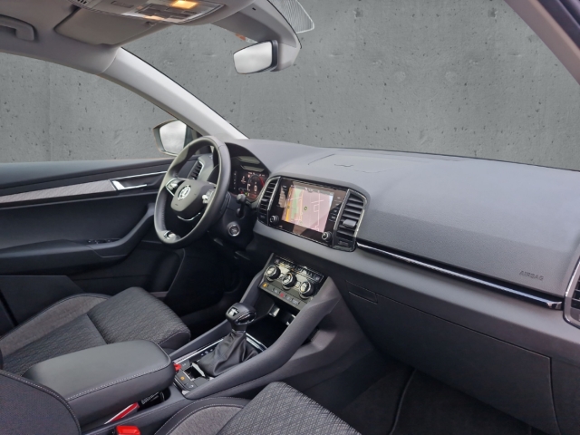 Fahrzeugabbildung SKODA Karoq TDI 4x4 DSG Style AHK Pano Nav ACC SHZ Kam