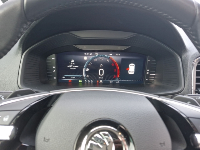 Fahrzeugabbildung SKODA Karoq TDI 4x4 DSG Style AHK Pano Nav ACC SHZ Kam