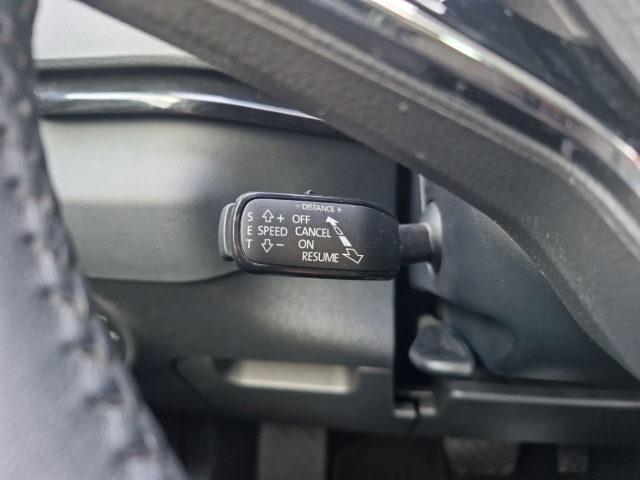 Fahrzeugabbildung SKODA Karoq TDI 4x4 DSG Style AHK Pano Nav ACC SHZ Kam