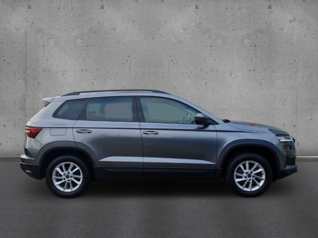 Fahrzeugabbildung SKODA Karoq TDI 4x4 DSG Style AHK Pano Nav ACC SHZ Kam