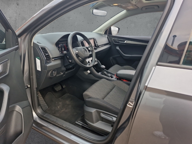 Fahrzeugabbildung SKODA Karoq TDI 4x4 DSG Style AHK Pano Nav ACC SHZ Kam
