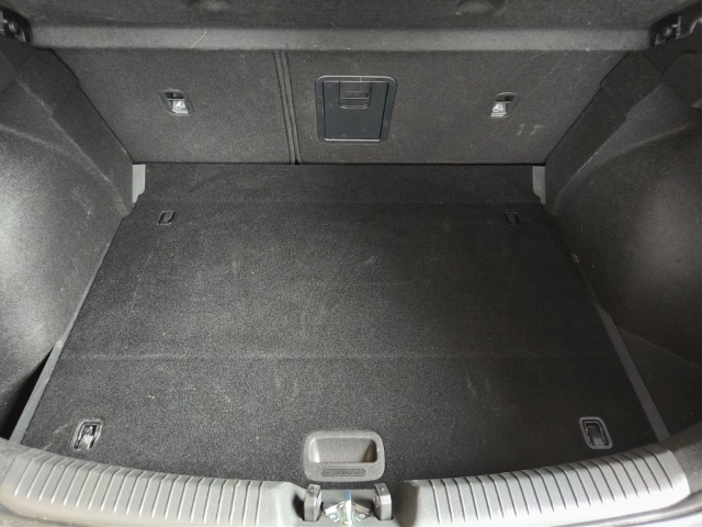 Fahrzeugabbildung Hyundai i30 FL 5trg 1.5 T-GDI 48V N-Line Sitz-P Panorama Sportpaket Navi Digitales Cockpit