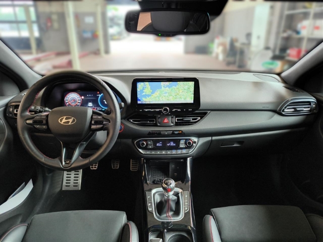 Fahrzeugabbildung Hyundai i30 FL 5trg 1.5 T-GDI 48V N-Line Sitz-P Panorama Sportpaket Navi Digitales Cockpit