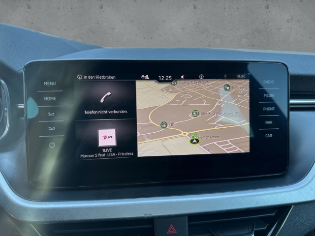 Fahrzeugabbildung SKODA Kamiq 1.0 TSI Tour AHK NAVI RFK SHZ LM LenkradHz