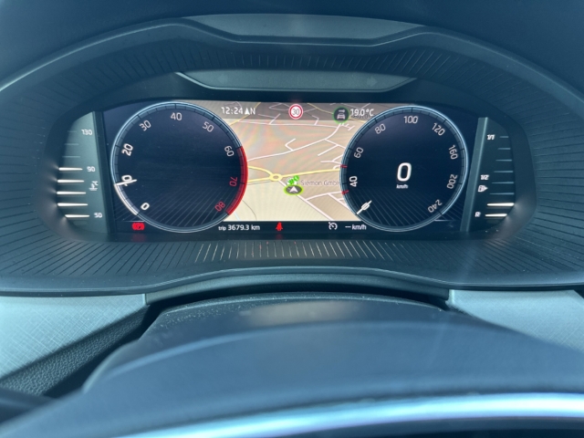 Fahrzeugabbildung SKODA Kamiq 1.0 TSI Tour AHK NAVI RFK SHZ LM LenkradHz