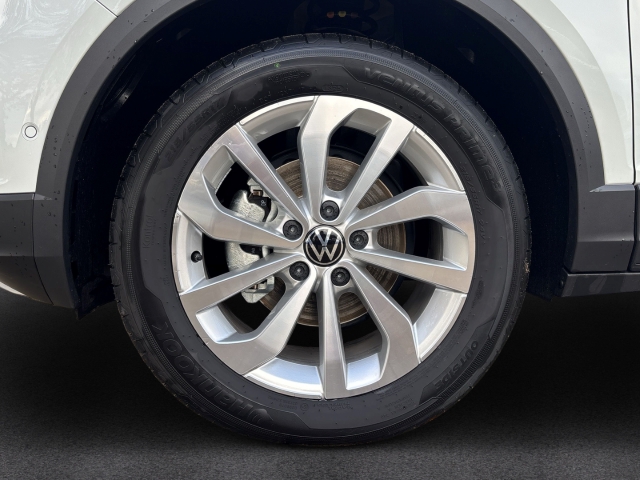 Fahrzeugabbildung Volkswagen T-Roc 1.5 TSI DSG Style LED+ ACC SHZ PDC AppConn