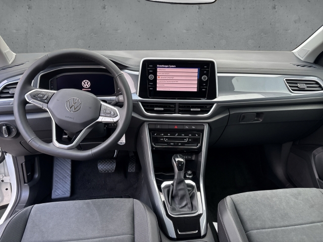 Fahrzeugabbildung Volkswagen T-Roc 1.5 TSI DSG Style LED+ ACC SHZ PDC AppConn