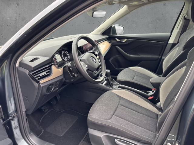 Fahrzeugabbildung SKODA Kamiq Style 1.0 TSI AHK Navi ACC PDCv+h SHZ LED