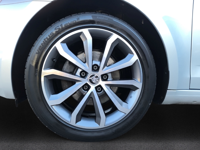 Fahrzeugabbildung SKODA Octavia Combi 1.5 TSI Soleil LED Navi Kamera