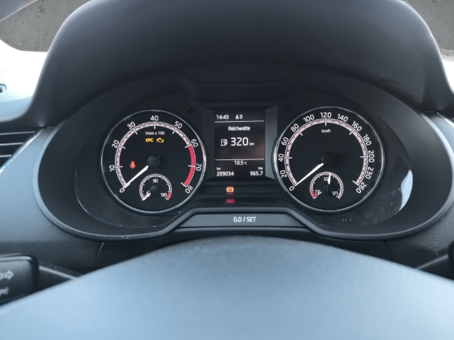 Fahrzeugabbildung SKODA Octavia Combi 1.5 TSI Soleil LED Navi Kamera