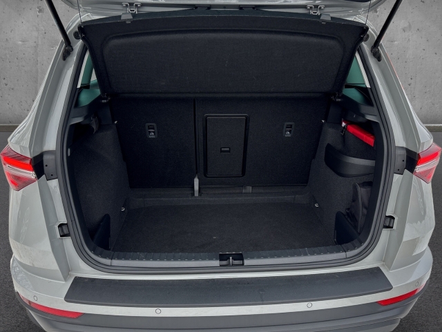 Fahrzeugabbildung SKODA Karoq TDI 4x4 DSG Tour LED Navi Temp SHZ LHZ PDC