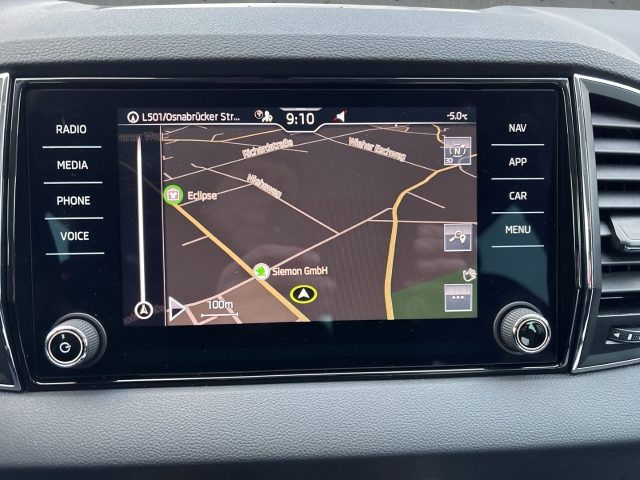 Fahrzeugabbildung SKODA Karoq TDI 4x4 DSG Tour LED Navi Temp SHZ LHZ PDC
