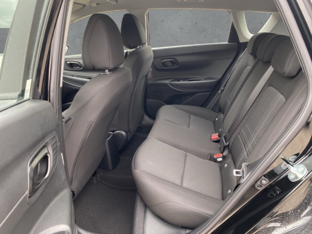 Fahrzeugabbildung Hyundai BAYON 1.0 T-Gdi Select MJ25 DAB Navi Kamera Apple CarPlay Fernlichtass. Verkehrszeichenerk.