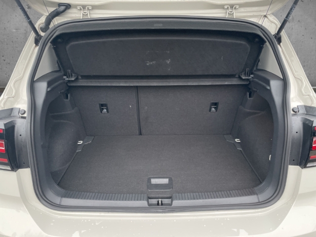 Fahrzeugabbildung Volkswagen T-Cross 1.0 TSI Move AHK SHZ PDCv+h App-Connect